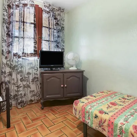 Rez De Jardin Dans *