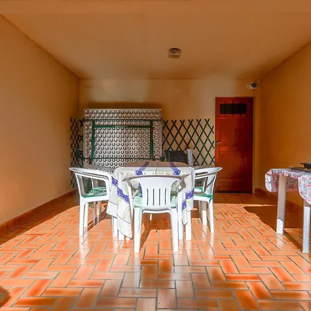 Rez De Jardin Dans Villa