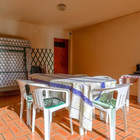 Rez De Jardin Dans Villa
