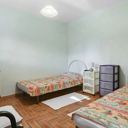 Rez De Jardin Dans Villa Saint-Raphael (Var)