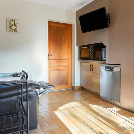 Rez De Jardin Dans *