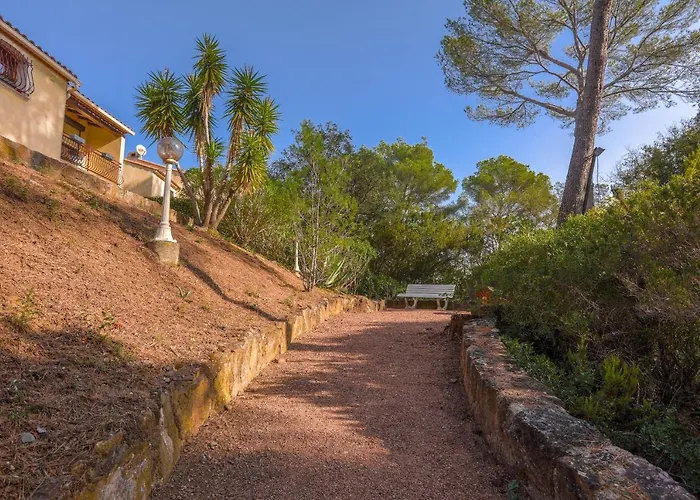 Vila Rez De Jardin Dans *